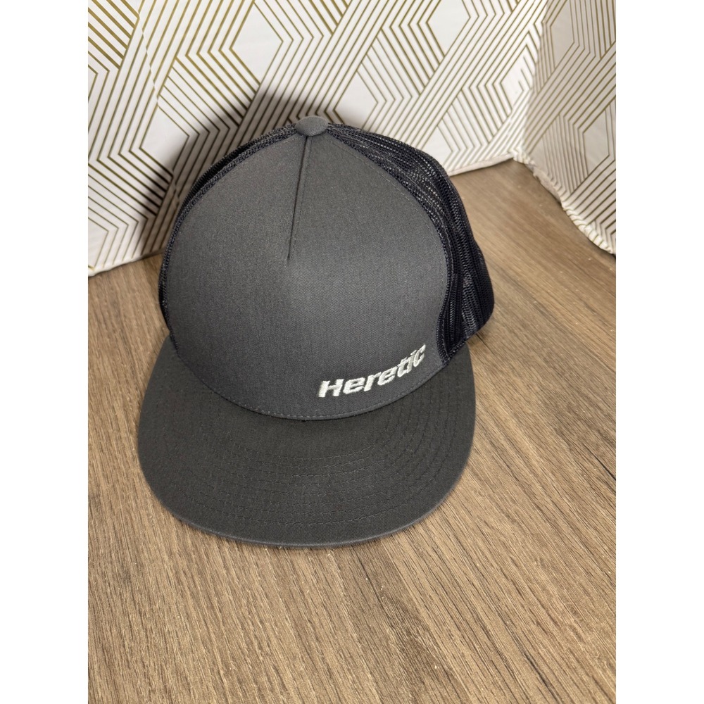 Heretic Knives Yupoong The Classics Trucker Hat Grey Black Snapback Mesh Cap
